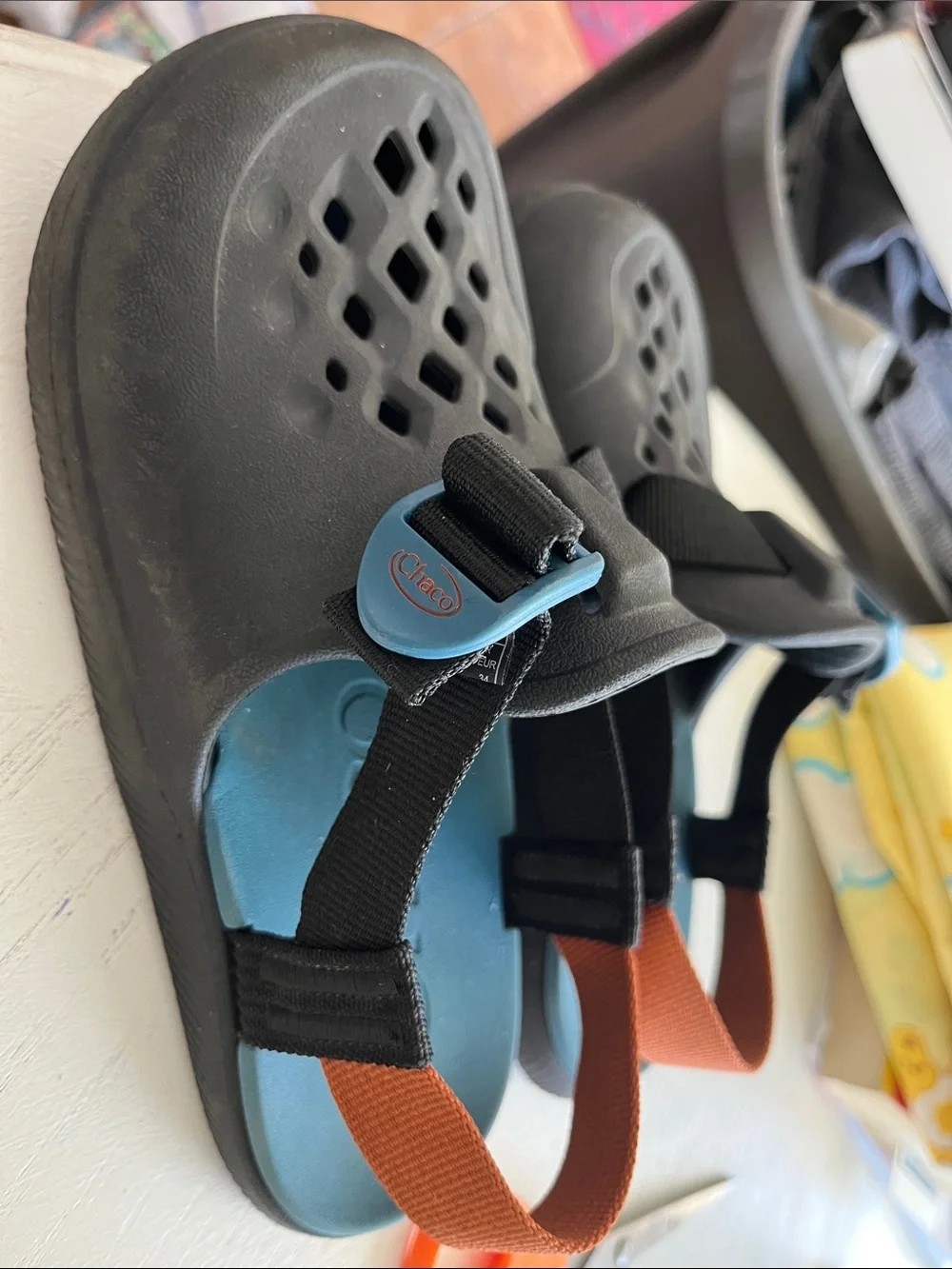 Chaco Chillos Black Blue Slip-on Clogs Youth Size (3)